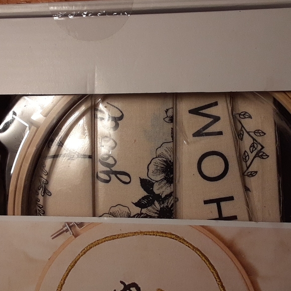 Embroidery kit NEW - Picture 3 of 4